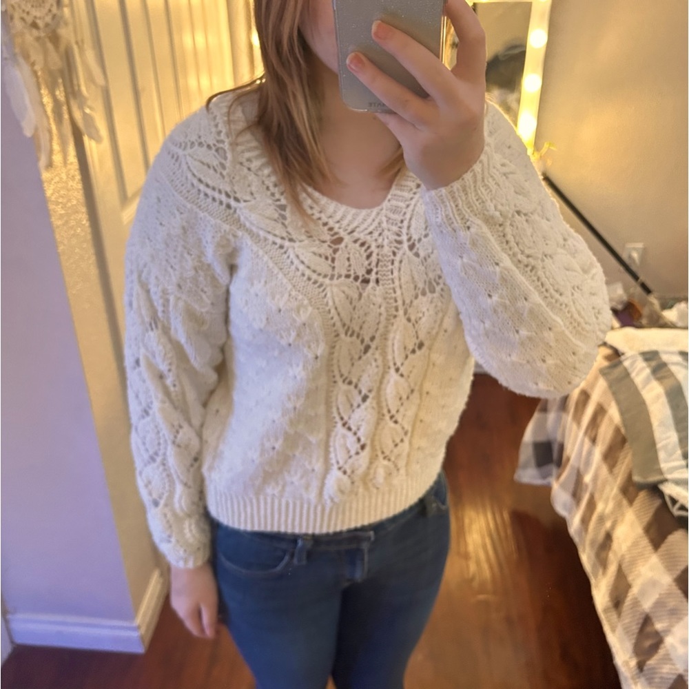 (no brand) white knitted sweater